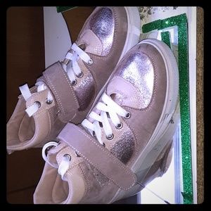 Brand new shoes never been worn size 6